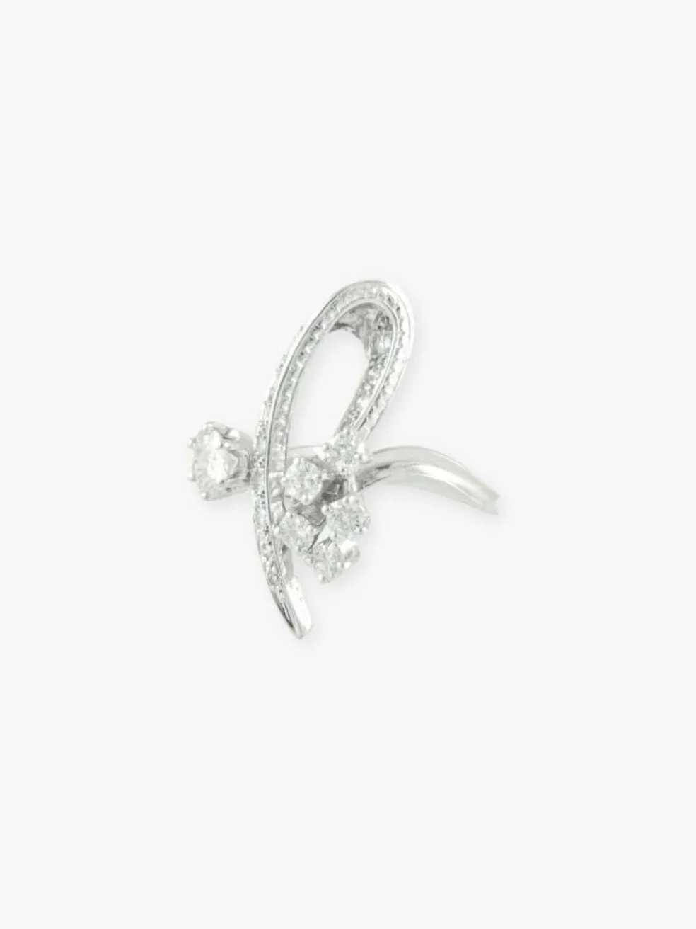 BAGUE "RUBAN" EN OR BLANC ET DIAMANTS