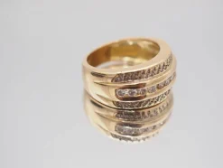 Bague ruban or jaune, triple rangée diamants