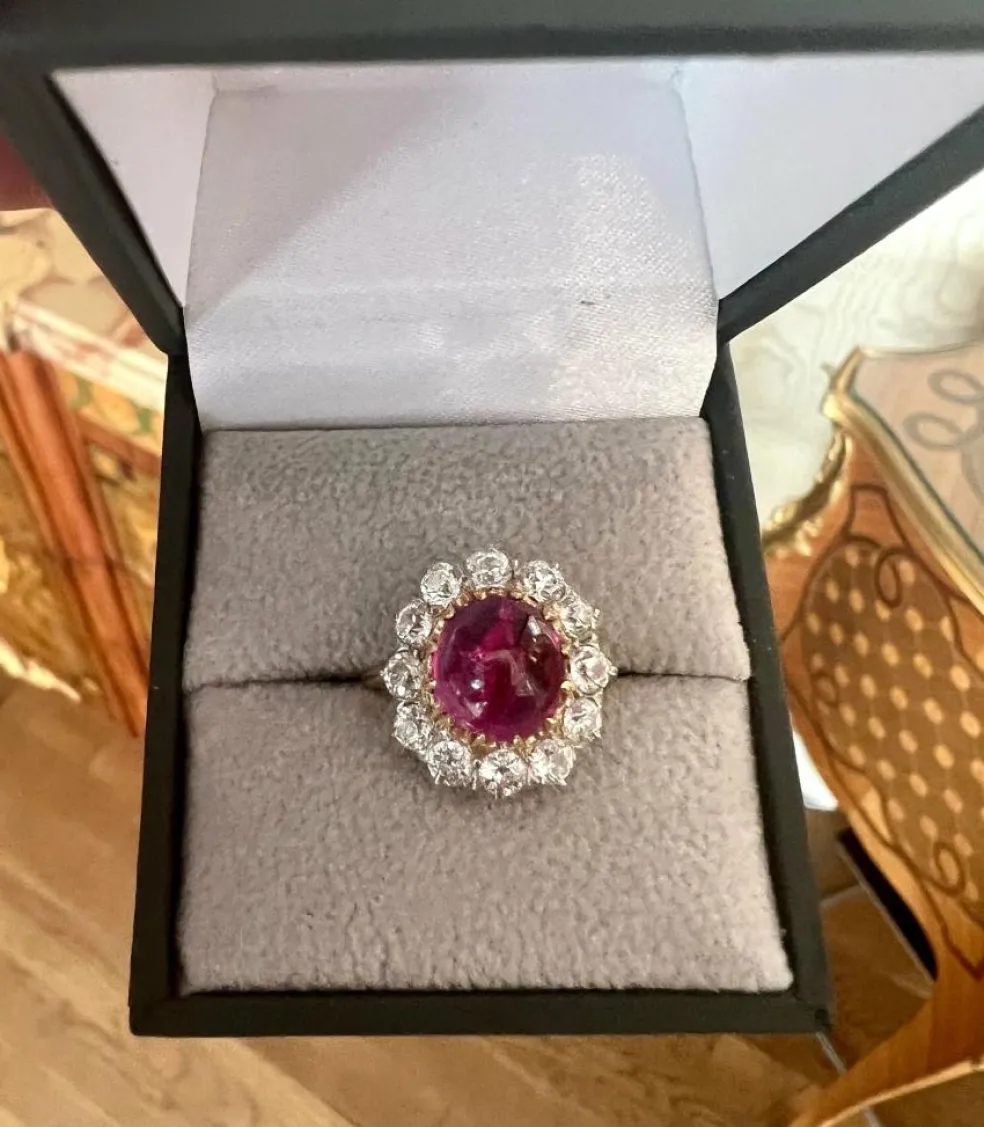 Bague rubis birman non chauffé 3.63 Carats diamants platine or jaune (Certificat)