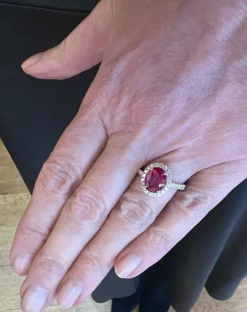 Bague rubis birmanie diamants or blanc (Certificat)