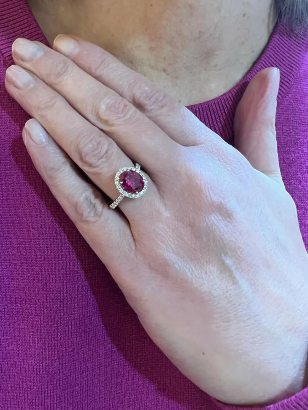 Bague rubis birmanie diamants or blanc (Certificat)