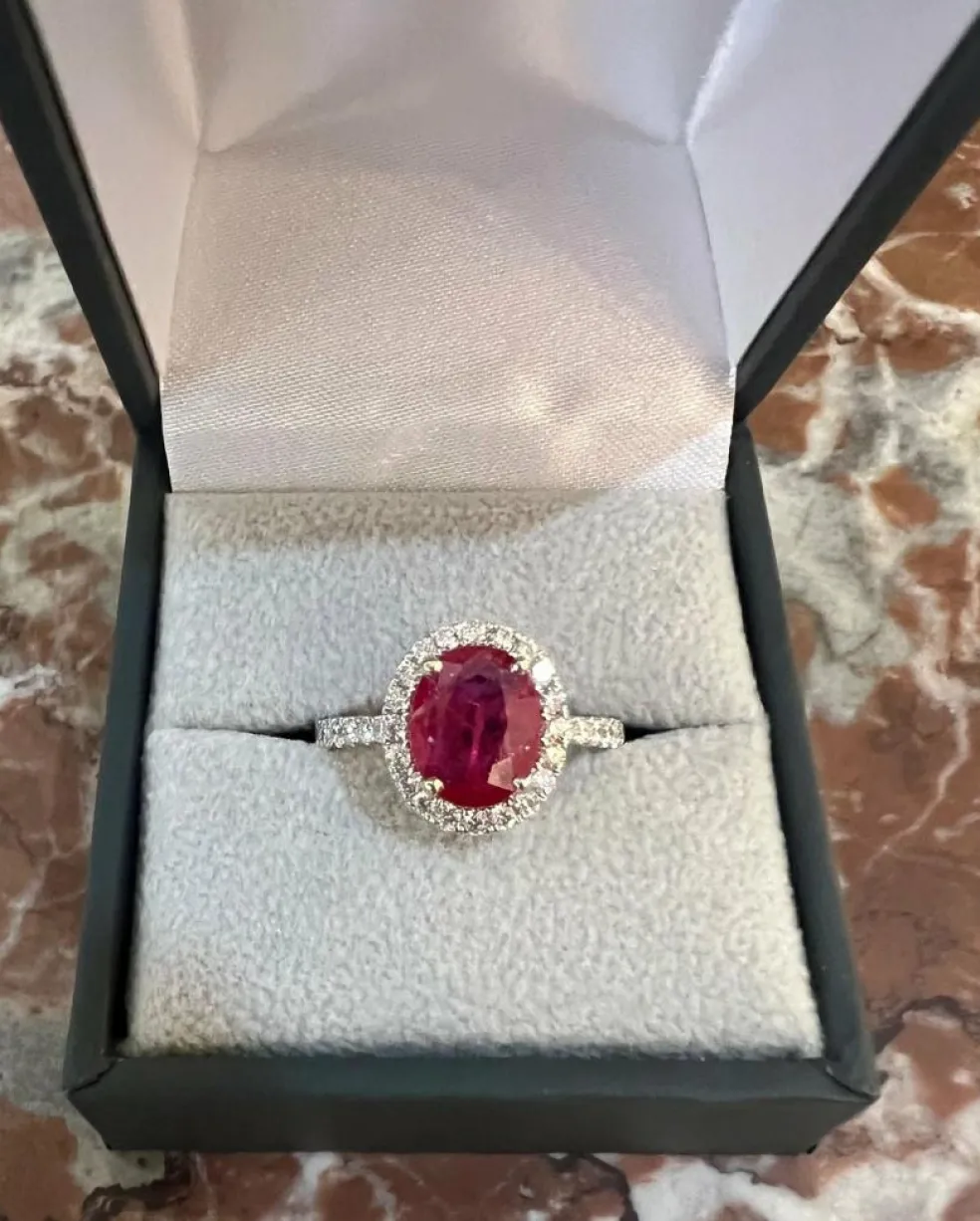 Bague rubis birmanie diamants or blanc (Certificat)