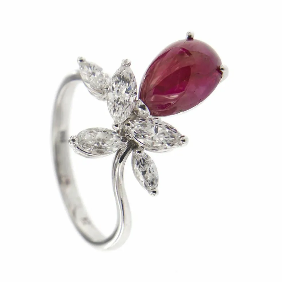 Bague rubis cabochon et diamants