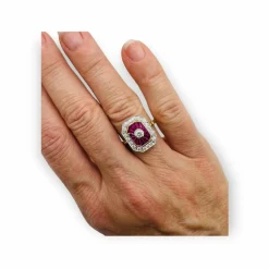 Bague rubis diamants bague de fiançailles en or 18 carats sertie de rubis calibrés et de diamants