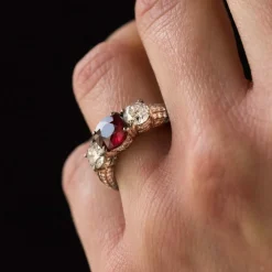 Bague Rubis, Diamants et pavage de diamants