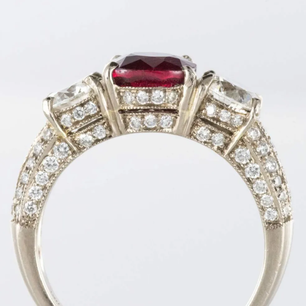 Bague Rubis, Diamants et pavage de diamants