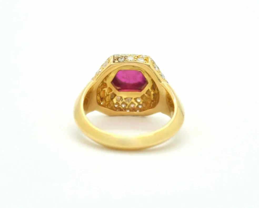 Bague rubis en or jaune et diamants