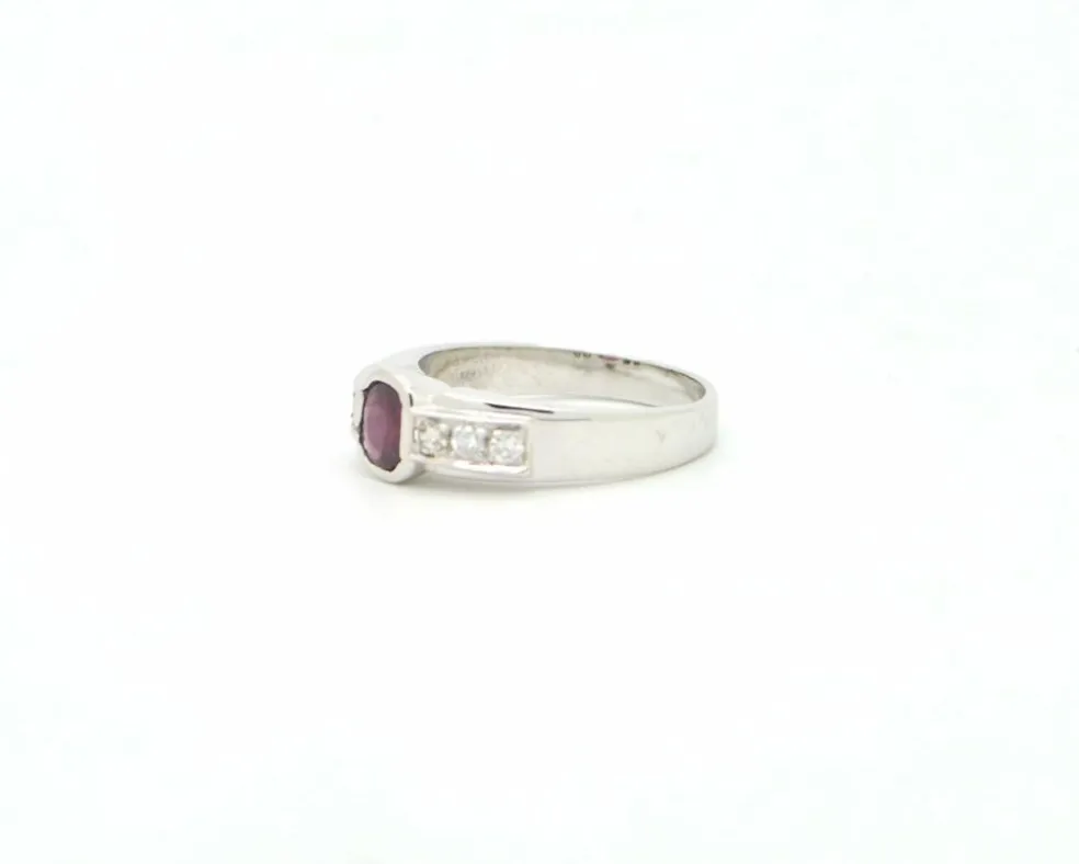 Bague rubis et diamants en or blanc
