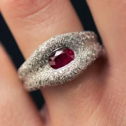 Bague Rubis et pavage de Diamants