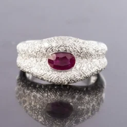 Bague Rubis et pavage de Diamants