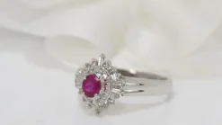Bague rubis ovale certifié et diamants