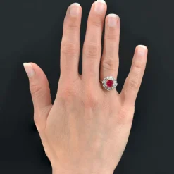 Bague rubis sang de pigeon et diamants taillés en poire