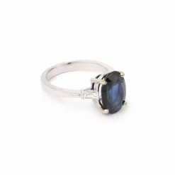 Bague Saphir 4.47 Carats Diamants Or Gris 18 Carats