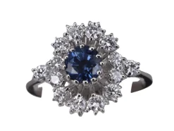 Bague saphir bleu et diamants en or blanc