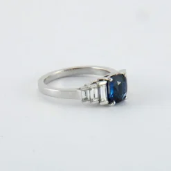 Bague Saphir coussin 1.49ct et Diamants