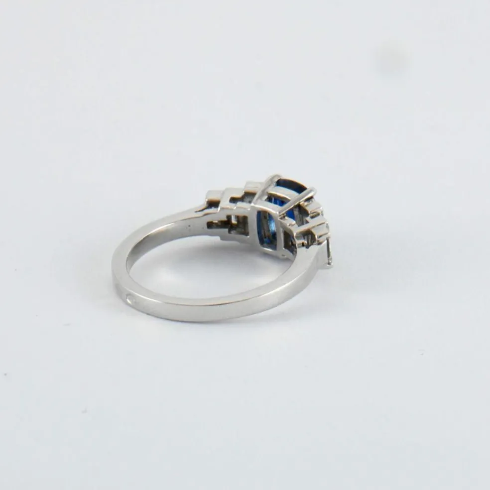 Bague Saphir coussin 1.49ct et Diamants