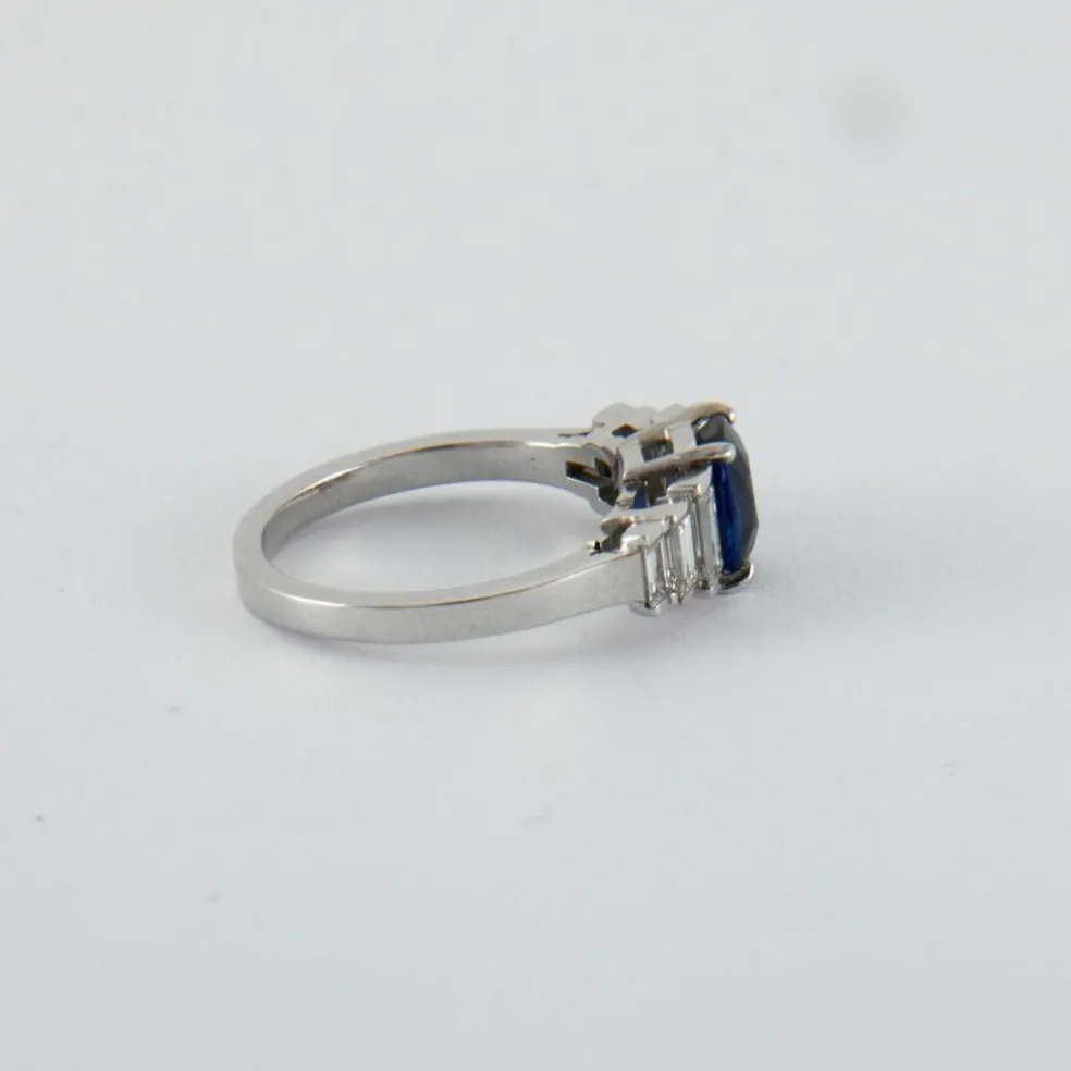Bague Saphir coussin 1.49ct et Diamants