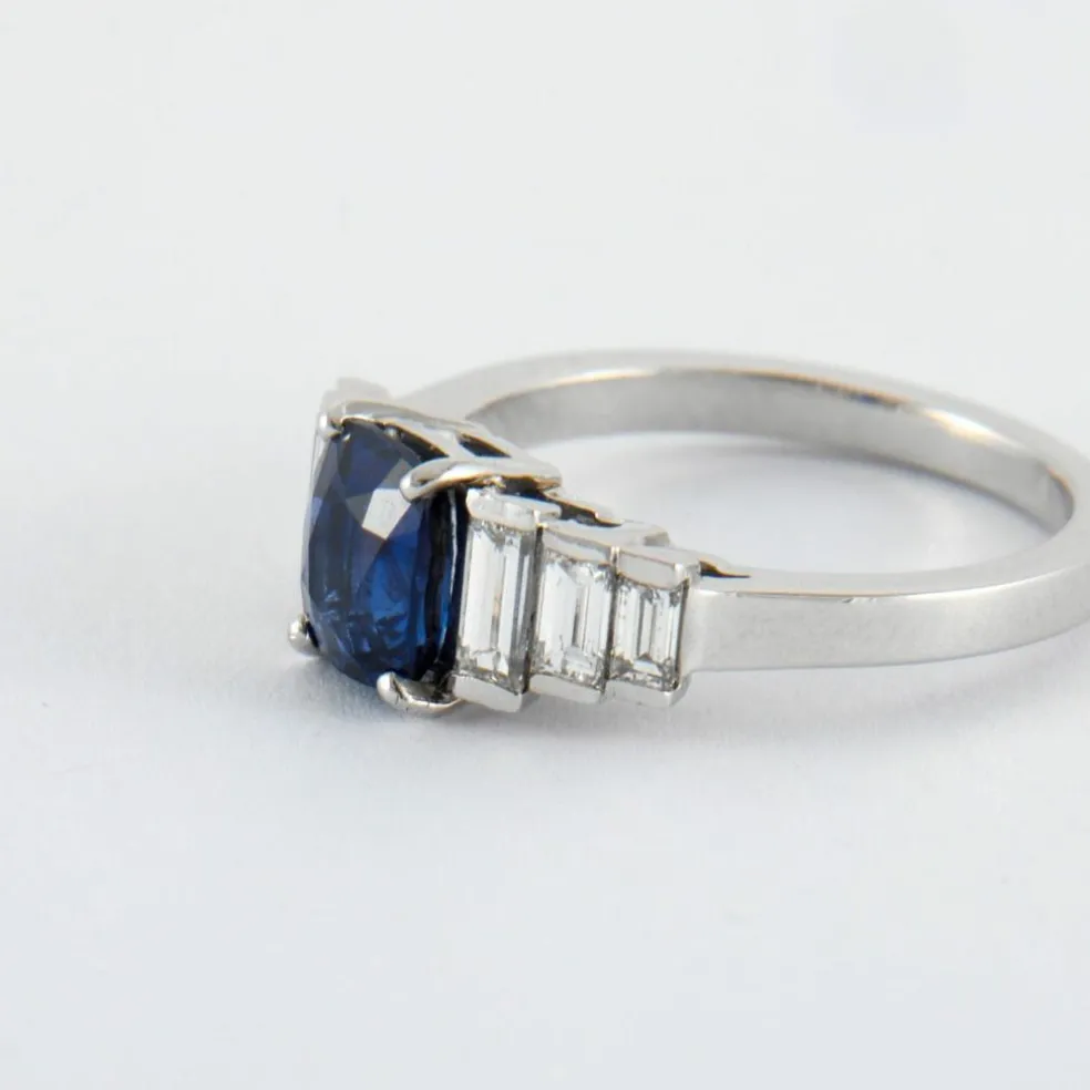 Bague Saphir coussin 1.49ct et Diamants