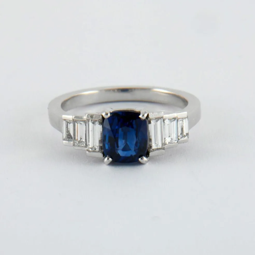 Bague Saphir coussin 1.49ct et Diamants
