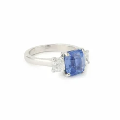 Bague Saphir Coussin Non Chauffé 3.02 Carats Diamants Or Gris 18 Carats (Certificat)