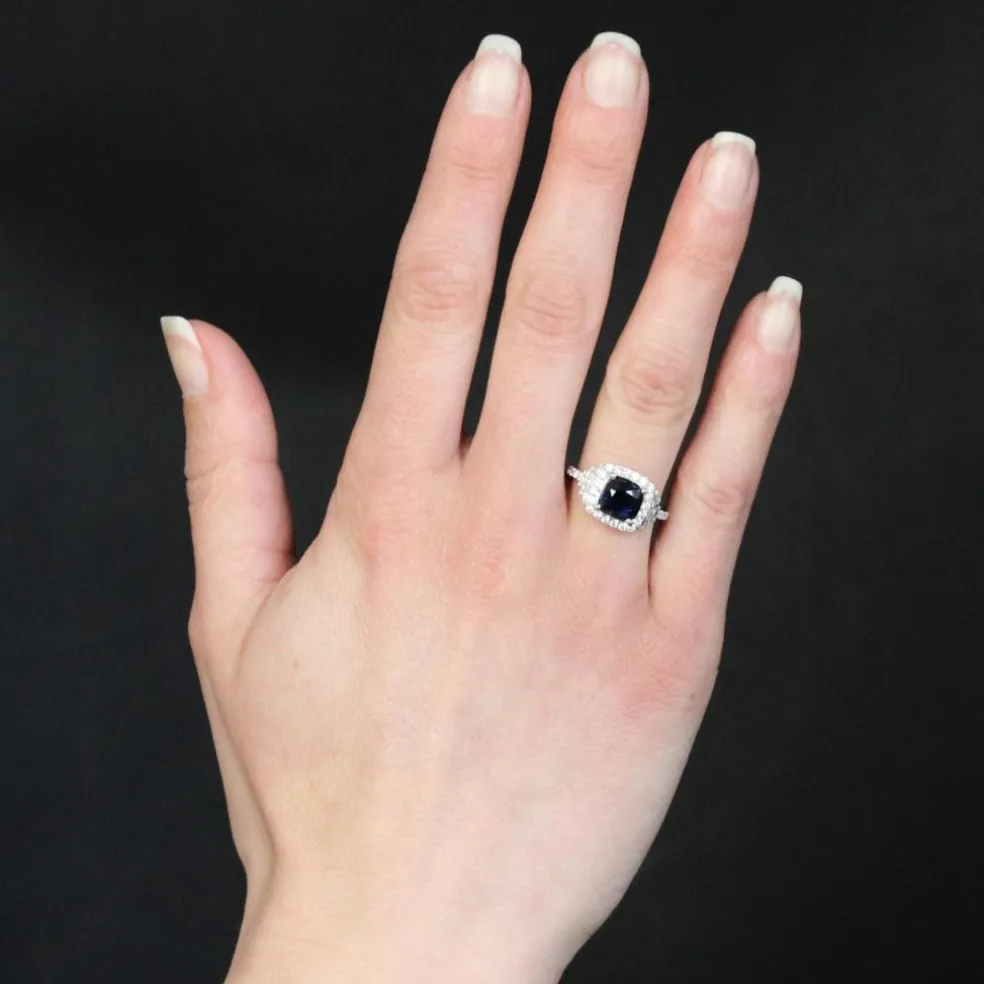 Bague saphir de Ceylan coussin et diamants