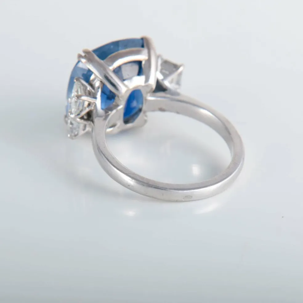 Bague Saphir de Ceylan 13.60cts Diamants taille princesse