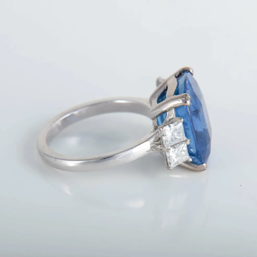 Bague Saphir de Ceylan 13.60cts Diamants taille princesse