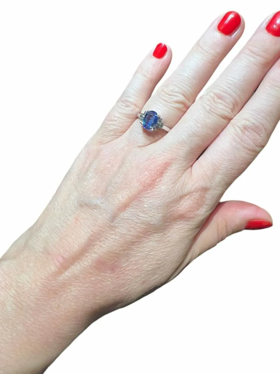 bague saphir de Ceylan entouré diamants calibrés