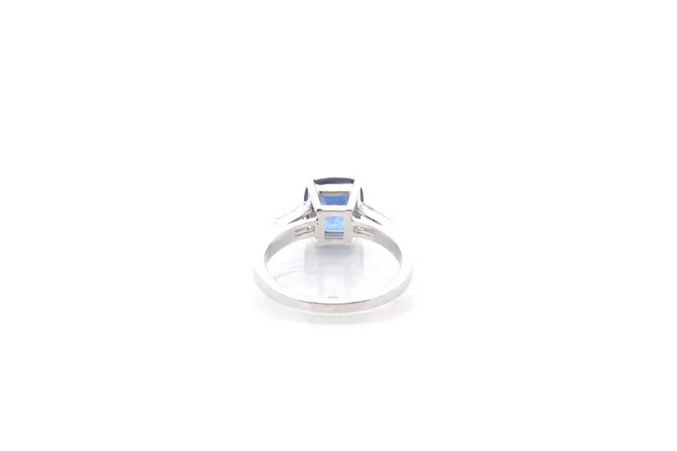 Bague saphir de 2,22cts et diamants