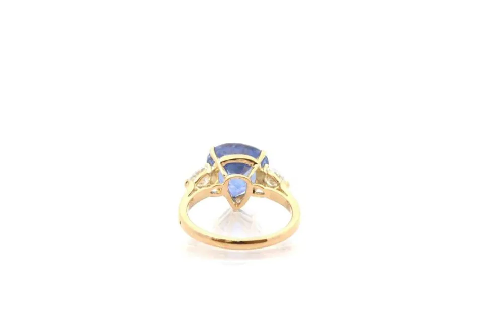 Bague saphir de 6,62cts et diamants