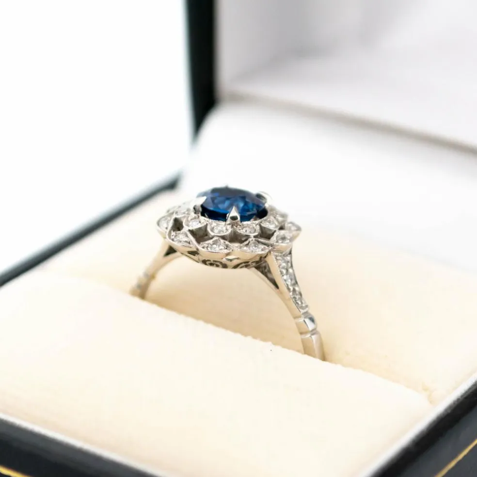 Bague Saphir entourage Diamants