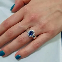 Bague saphir entourage diamants or blanc