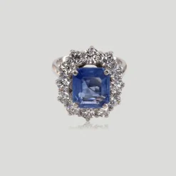 Bague saphir, entourage diamants