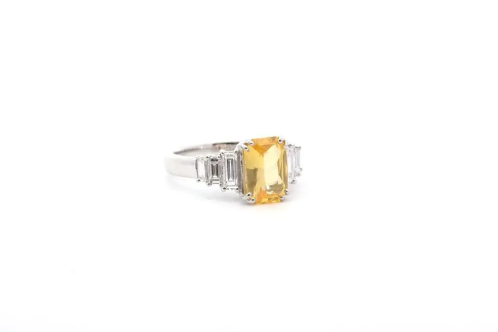 Bague saphir jaune 2 cts et diamants