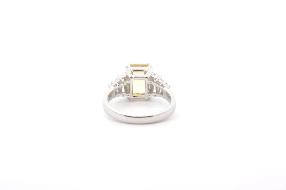 Bague saphir jaune 5,18 cts et diamants