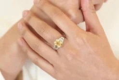 Bague saphir jaune 5,18 cts et diamants