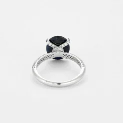 Bague saphir, or blanc et diamants