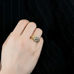 Bague Saphir, or jaune et diamants