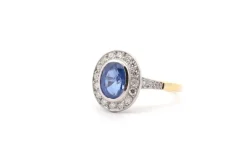Bague saphir ovale 2,02cts et diamants