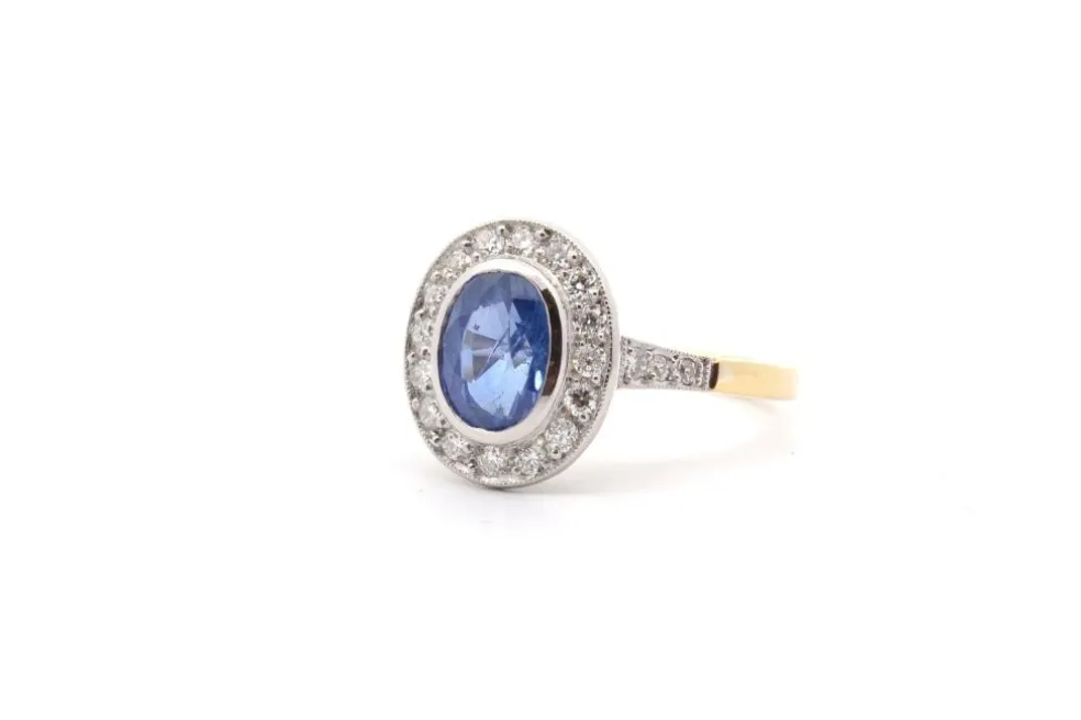 Bague saphir ovale 2,02cts et diamants