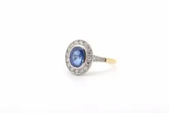 Bague saphir ovale 2,02cts et diamants