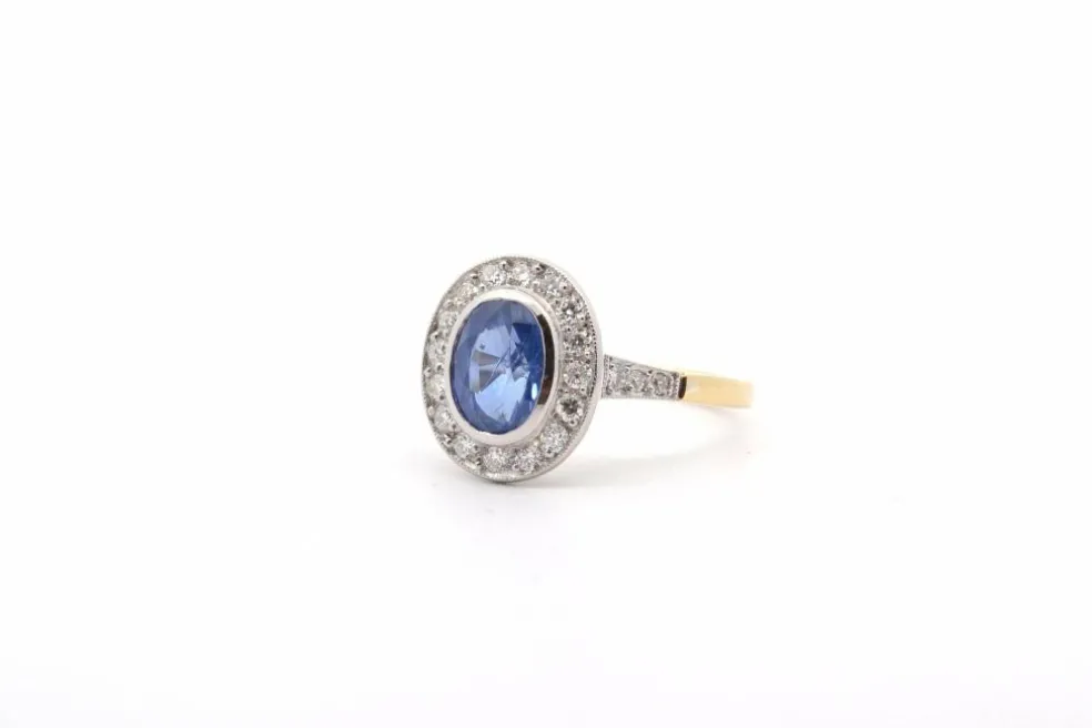 Bague saphir ovale 2,02cts et diamants