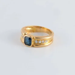 Bague Saphir épaulé de Diamants