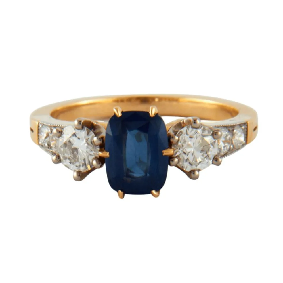 Bague Saphir épaulé Diamants