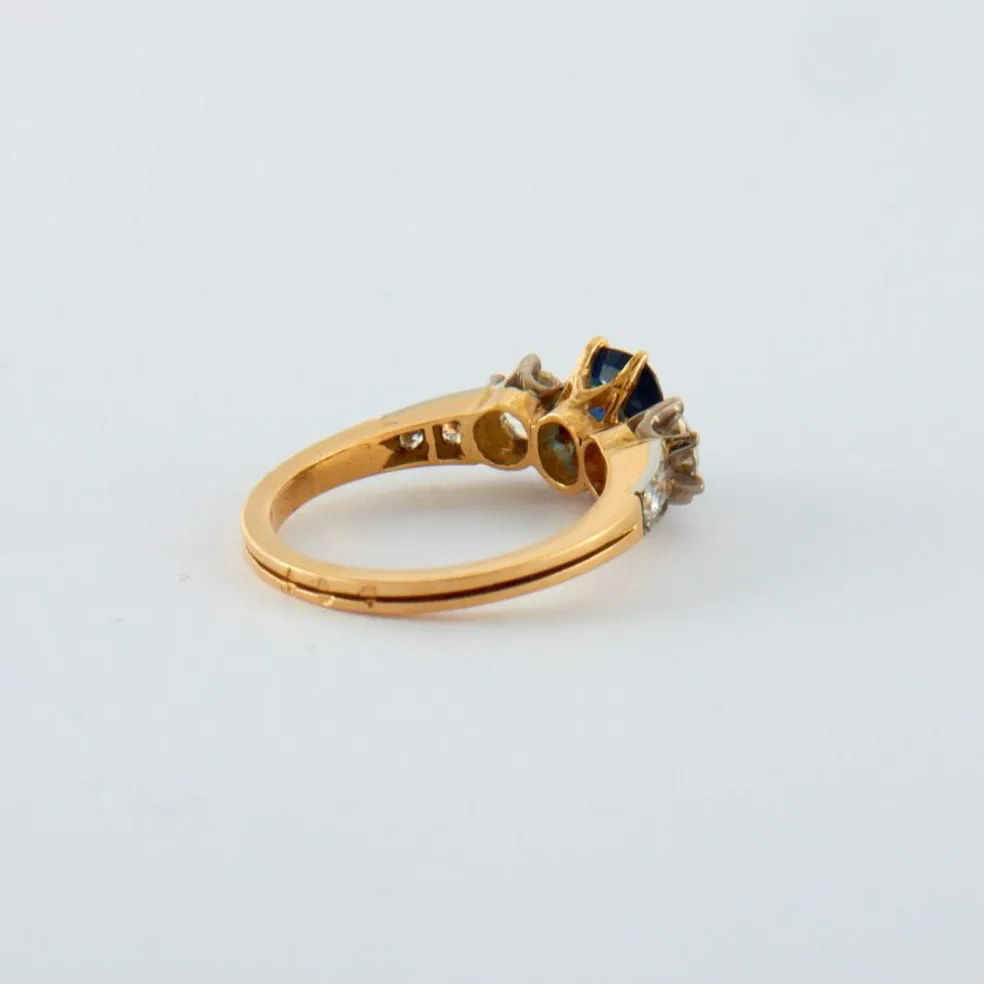 Bague Saphir épaulé Diamants
