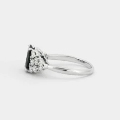 Bague Saphir épaulé Diamants