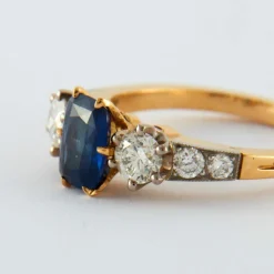 Bague Saphir épaulé Diamants