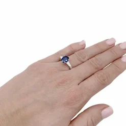 Bague saphir, platine et diamants.