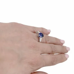 Bague saphir, platine et diamants.