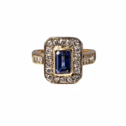 Bague saphir rectangle entourage diamants